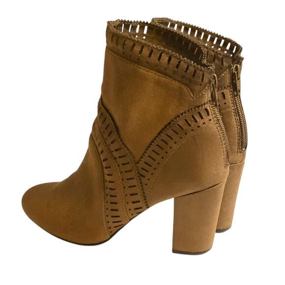 ISOLA ANKLE BOOTS Womens 6.5 Evoda Taupe Suede Laser Cut Pinked Edge Bootie - Picture 5 of 14